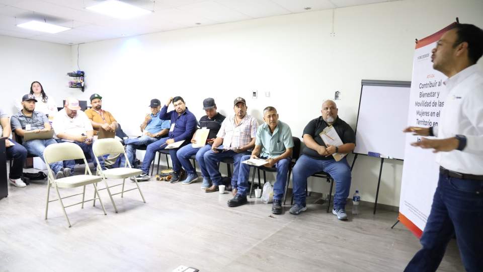 Capacitan a operadores y concesionarios para prevenir acoso en transporte público